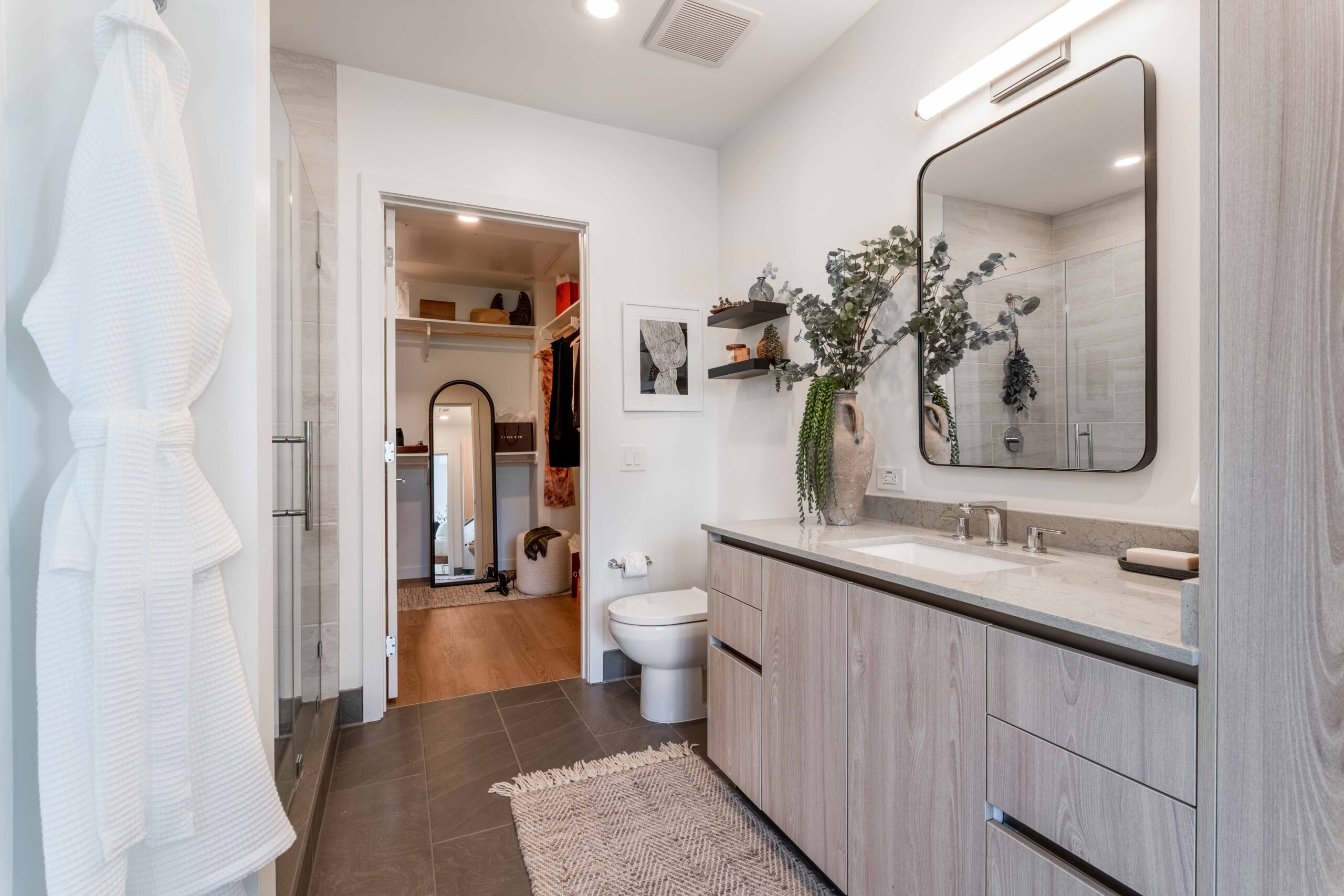 Modern bathroom with elegant fixtures.